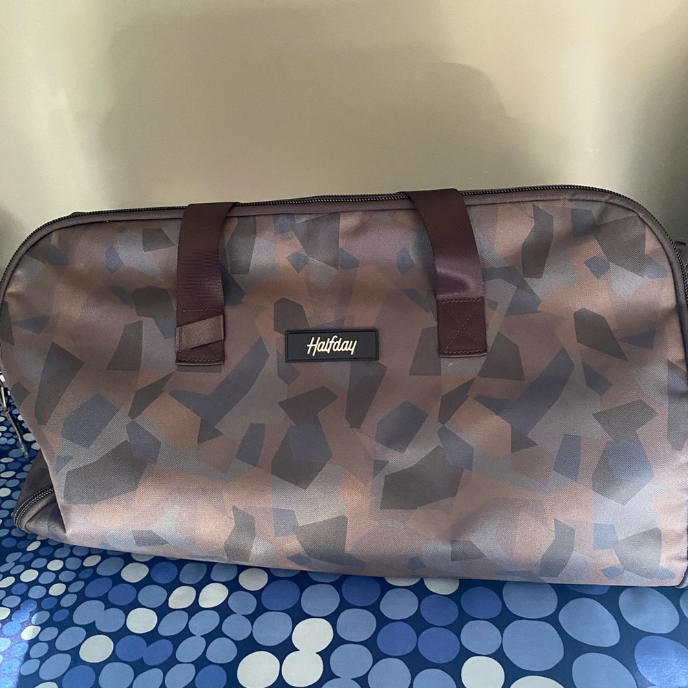 Halfway Brand Unisex Camouflage Duffel Bag 45L - Brown and Gray